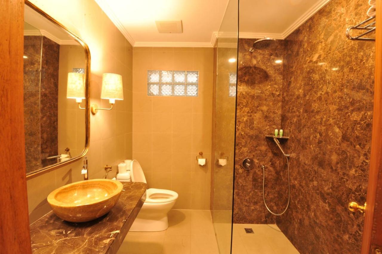 Puri Raja Hotel Legian Zewnętrze zdjęcie