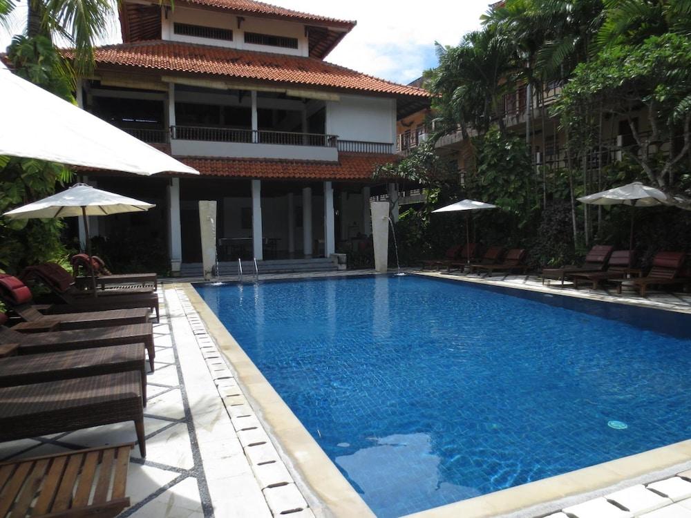 Puri Raja Hotel Legian Zewnętrze zdjęcie