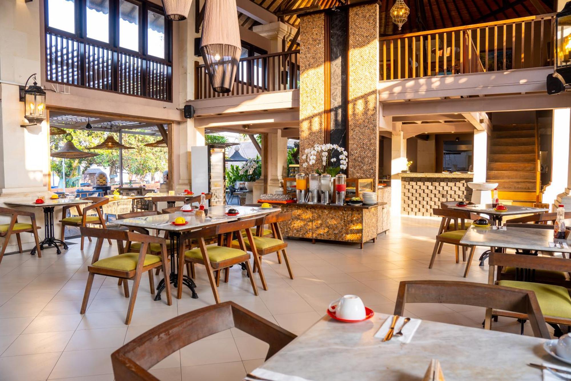 Puri Raja Hotel Legian Zewnętrze zdjęcie
