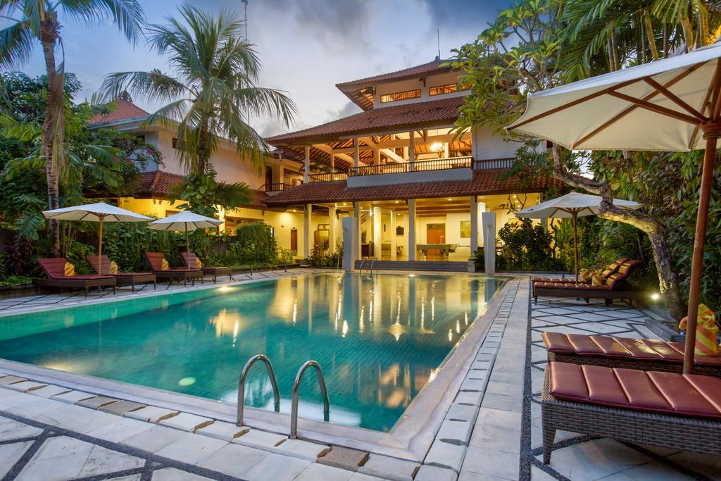 Puri Raja Hotel Legian Zewnętrze zdjęcie