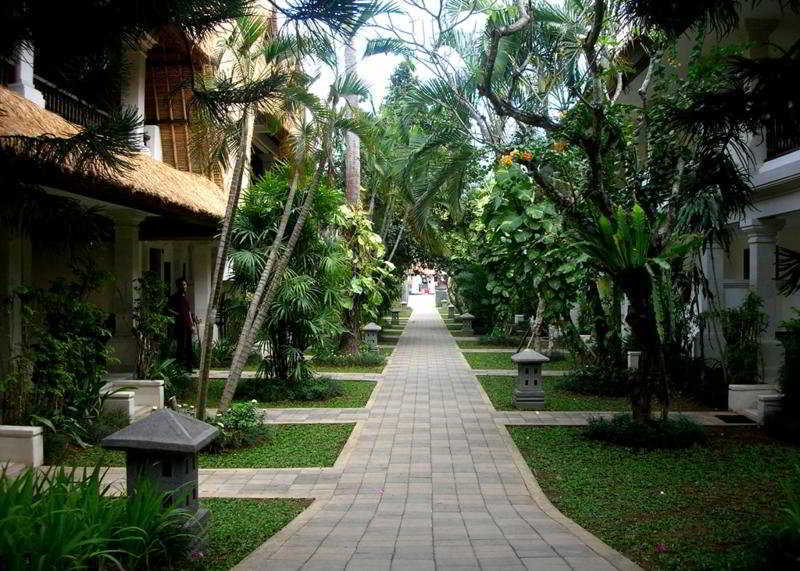 Puri Raja Hotel Legian Zewnętrze zdjęcie