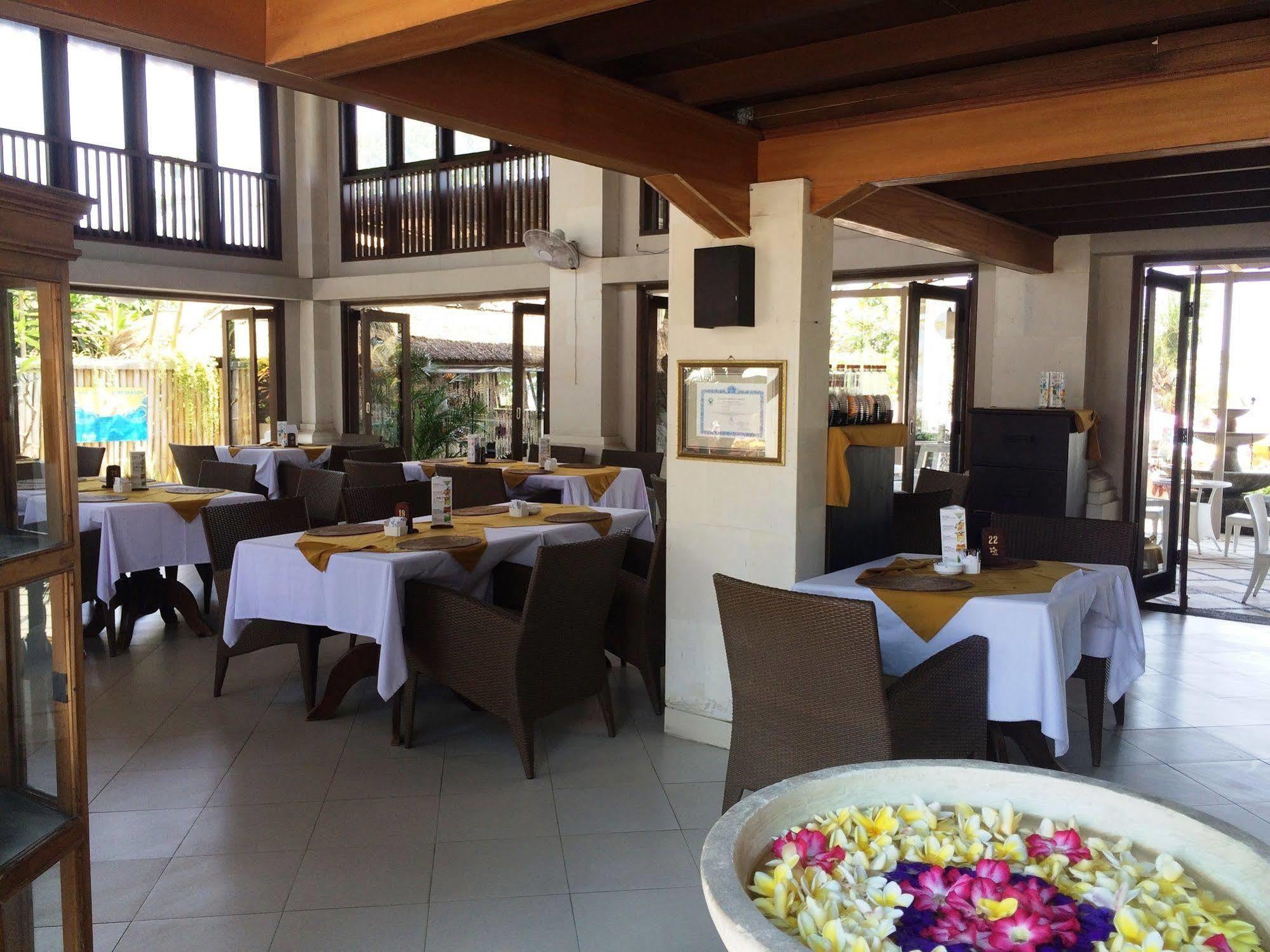 Puri Raja Hotel Legian Zewnętrze zdjęcie