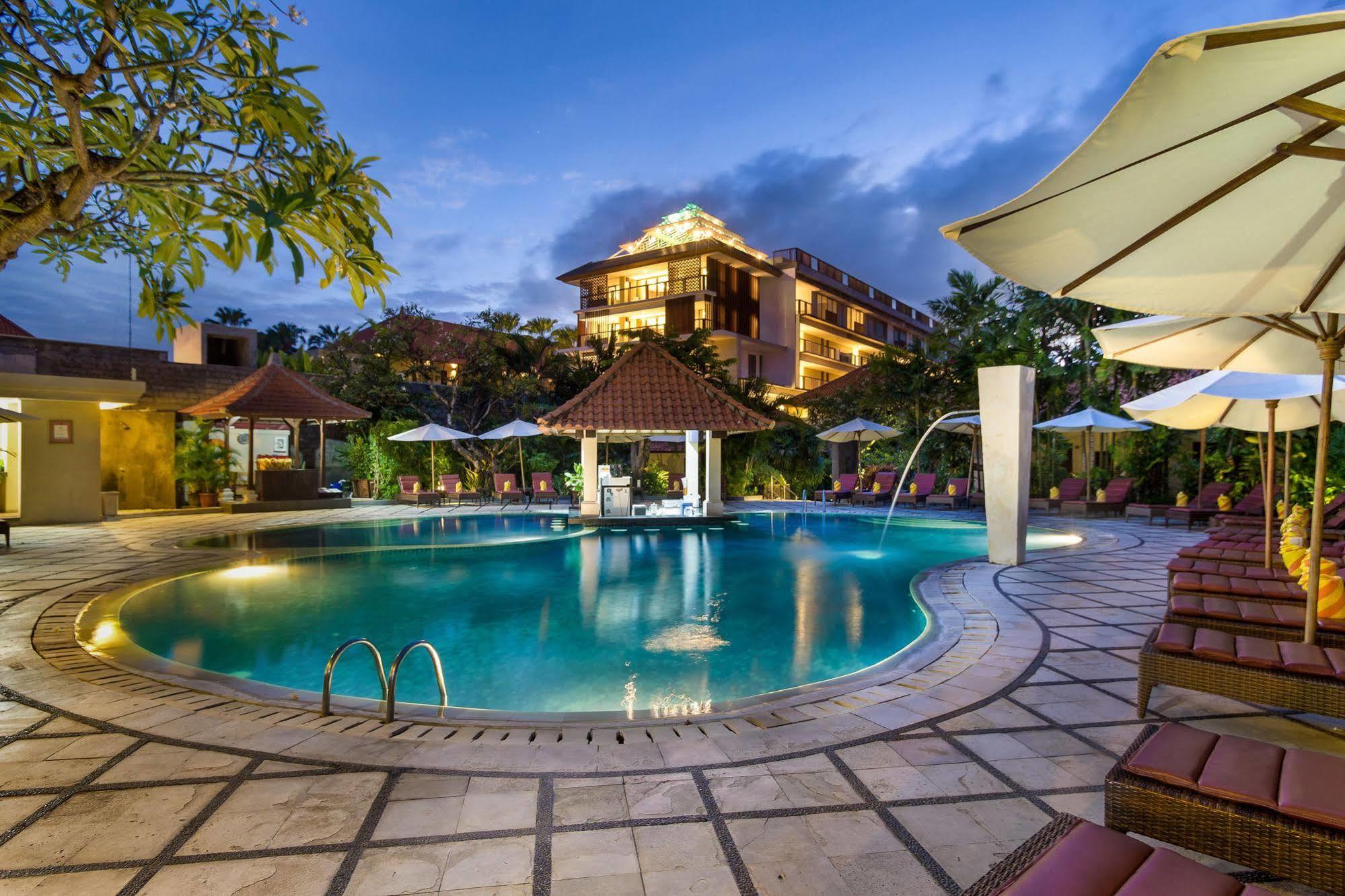 Puri Raja Hotel Legian Zewnętrze zdjęcie